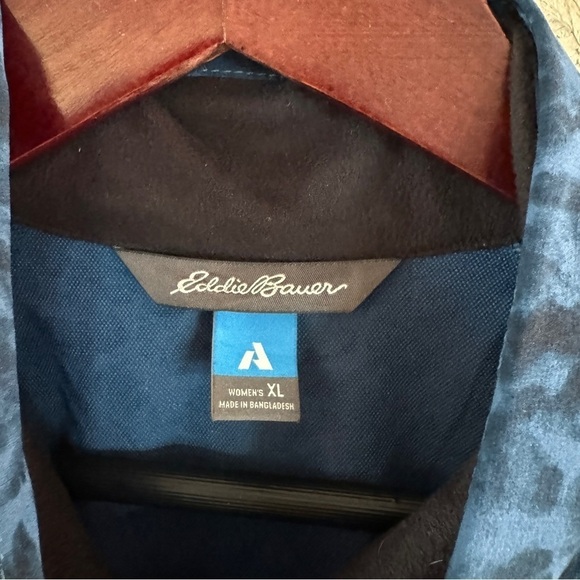 Eddie Bauer Lightweight Jacket - Picture 5 of 5